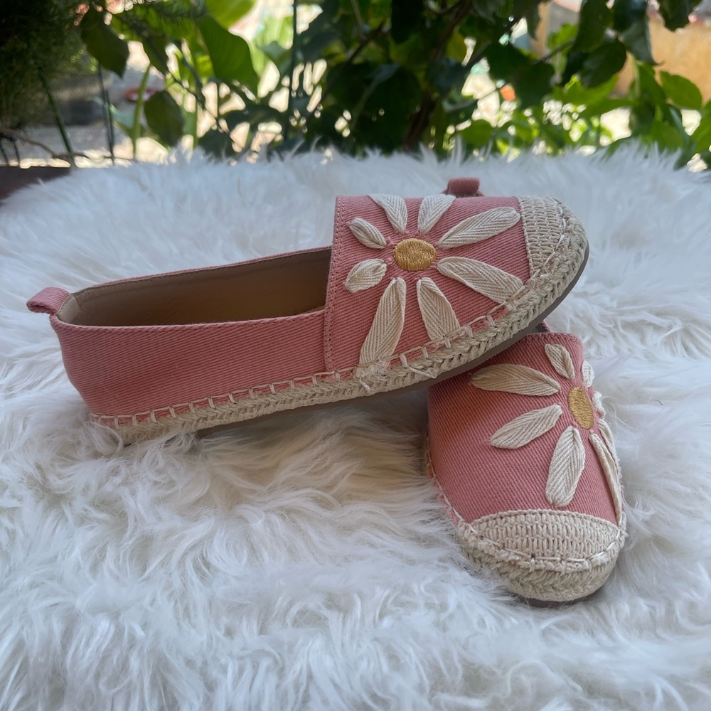 SHEIN Pink Espadrilles with Daisy Embroidery